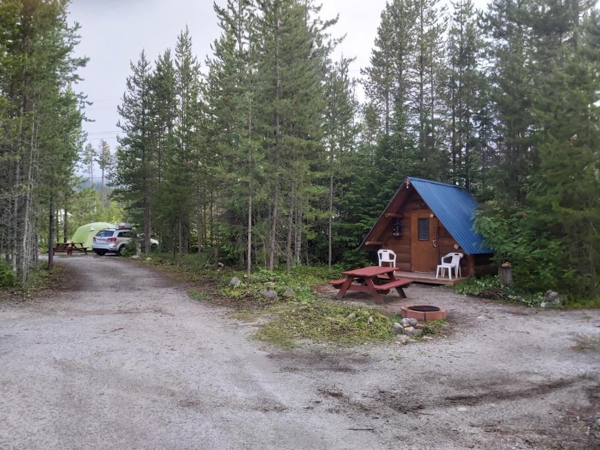 Holiday park & *