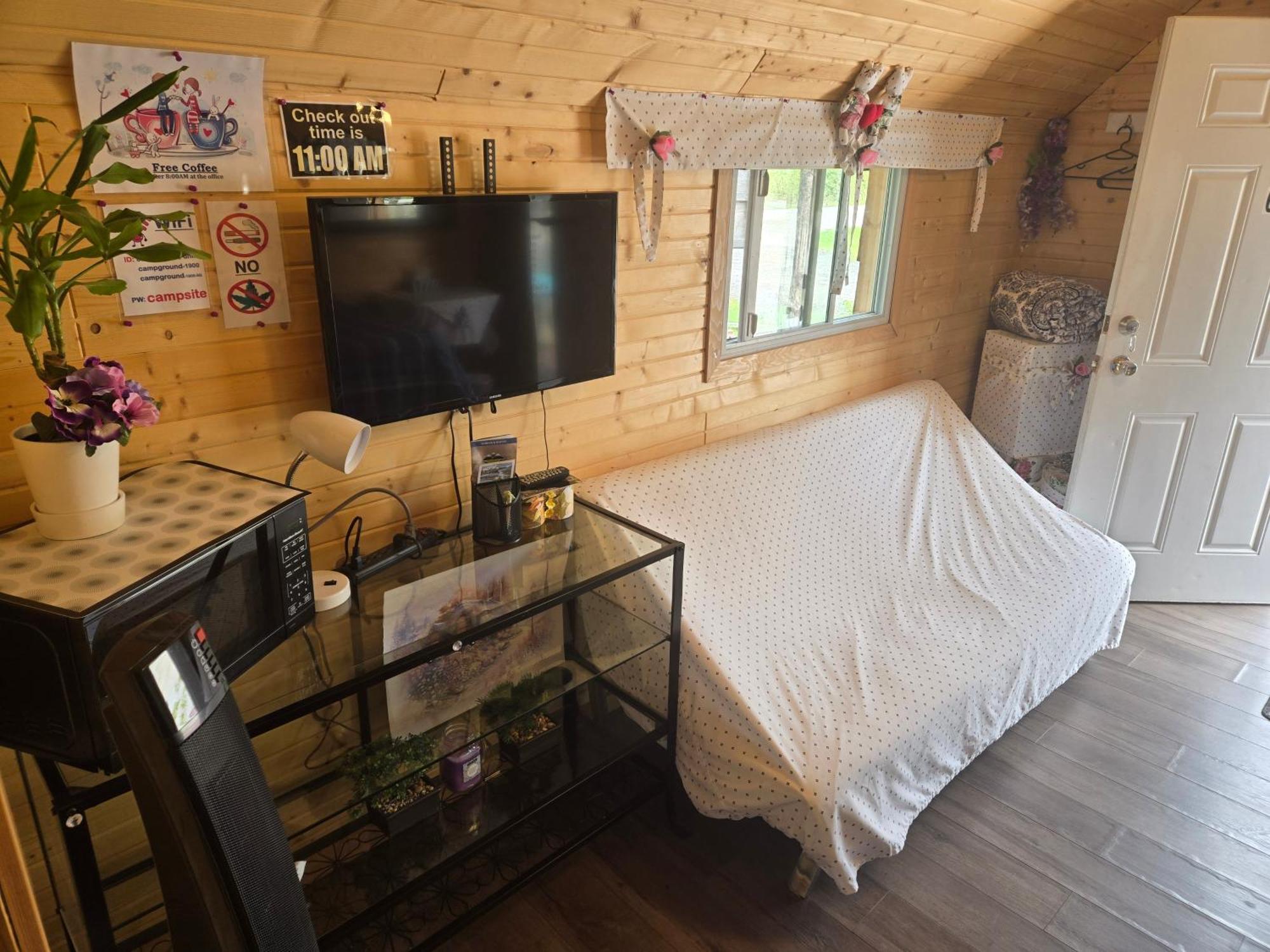 Holiday park & *