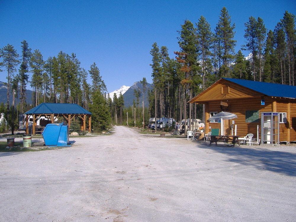 & Holiday park